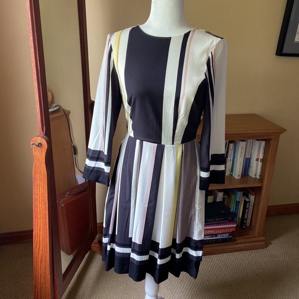 H&M Long Sleeve Pleated Dress sz 2​​​​​​​​​​​​​​​​​​​​​
